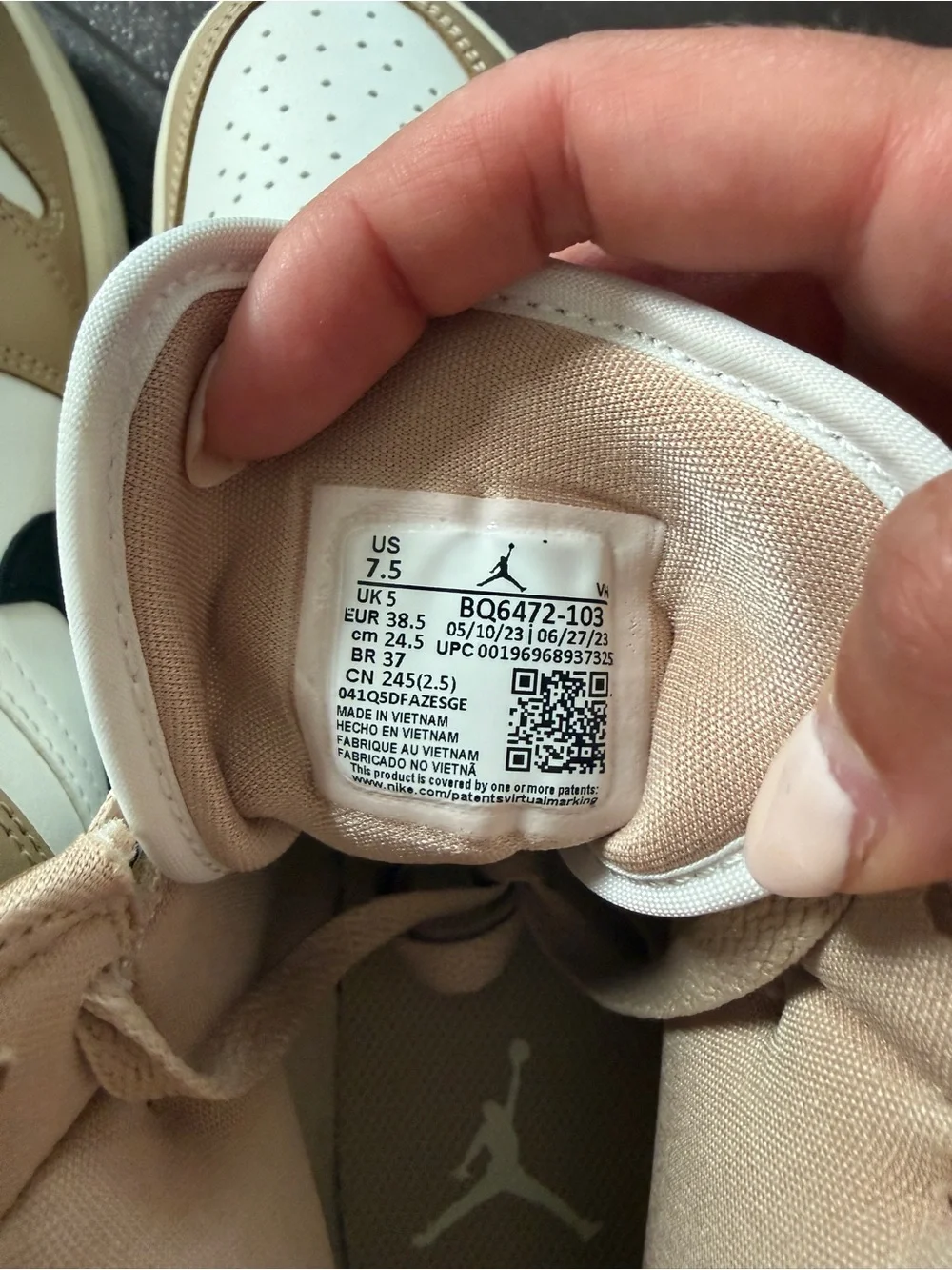 Women’s Air Jordan Mids
